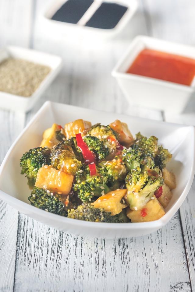 Steamed Broccoli with Tofu